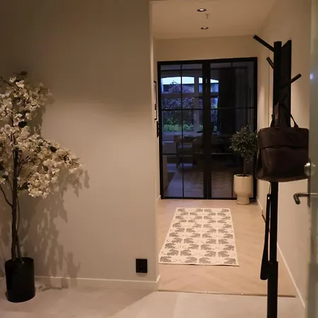 Modern Within Walking Distance To The Town Апартаменты