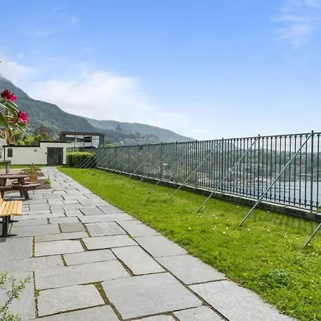 Modern Within Walking Distance To The Town Апартаменты *